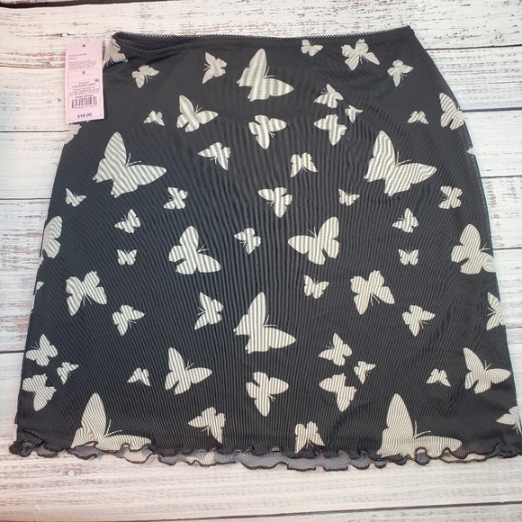 Wild Fable butterfly mini skirt - Size:S - Picture 2 of 5